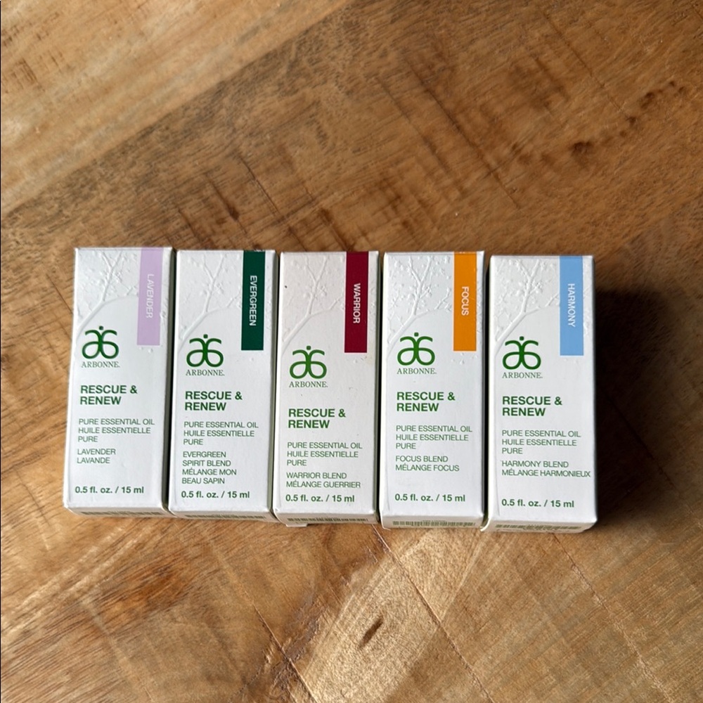 ARBONNE  
Rescue & Renew Pure Essential Oil Set 
NEW never opened